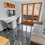 Joli Au Centre De Apartamento